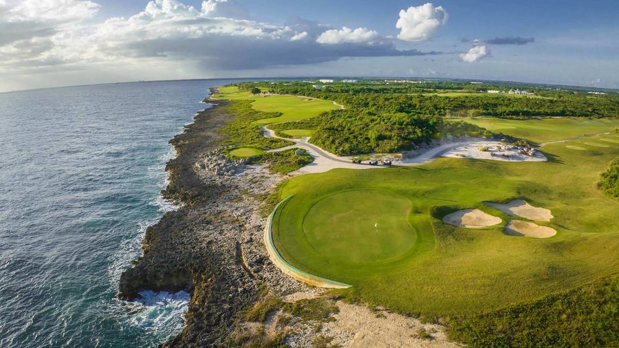 Vista aérea del campo PGA Oceans 4, sede del Tour Championship del PGA TOUR Américas en República Dominicana